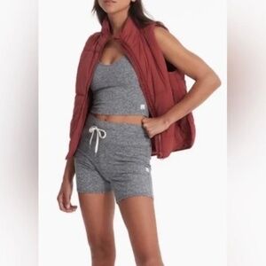 Vuori Women's Canyon Insulated Vest, red currant, Large